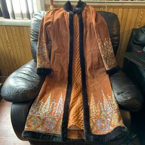 ON SALE!!!!New MARGARET GODFREY SUEDE FULL LENGTH BEAUTIFULLY EMBROIDERED COAT 8